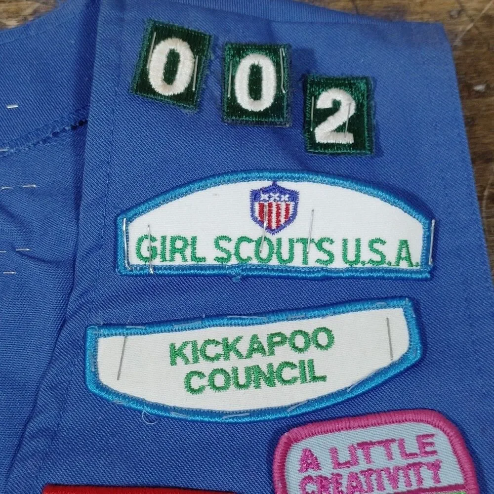 Vintage Girl Scout Vest Sz Large 11/12 13/14 Blue Badges Illinois USA Pins